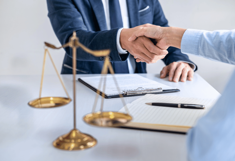 Parceria entre advogados - Marcelo Camara Negócios Imobiliários